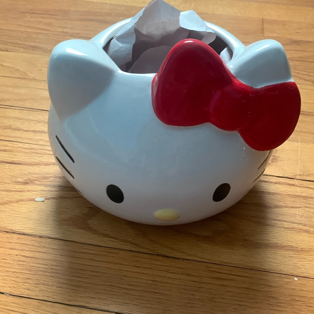 Sanrio Hello kitty planter
